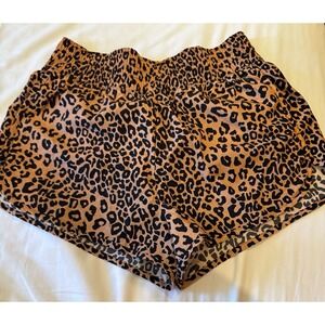 NWT Victoria secret pink sleep Shorts brand new size large leopard logo A28